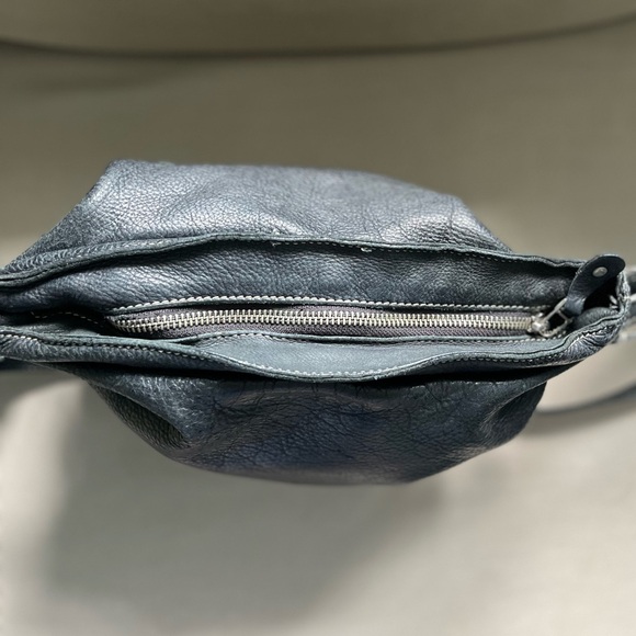 Roots cross body bag - Picture 4 of 7